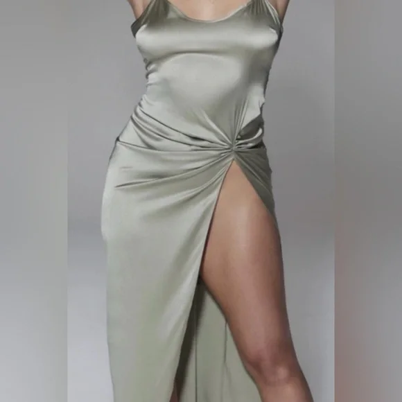 SKIMS 🌺 NEW! Silk Ruched Slip High Slit Shiny Gown Talc Green Plus Size 4X - Picture 8 of 8
